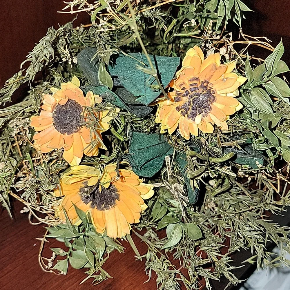 Floral Bouquet, Sunflowers (8-9 in. long)